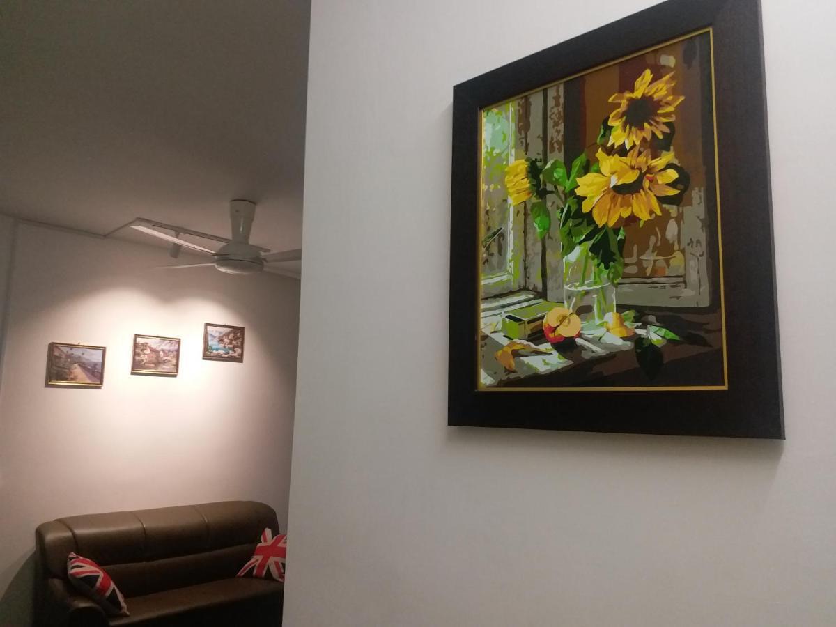 Hits Homestay 바얀레파스 외부 사진