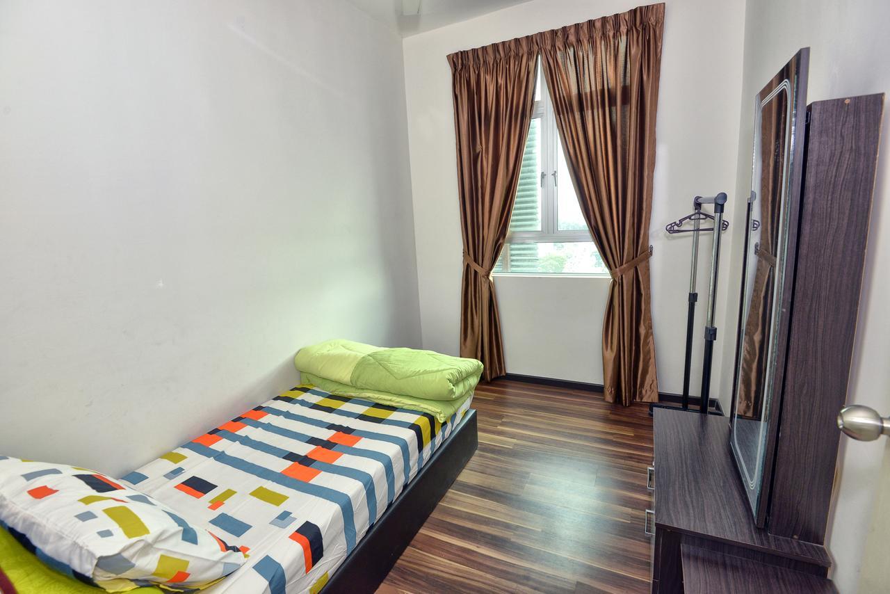 Hits Homestay 바얀레파스 외부 사진
