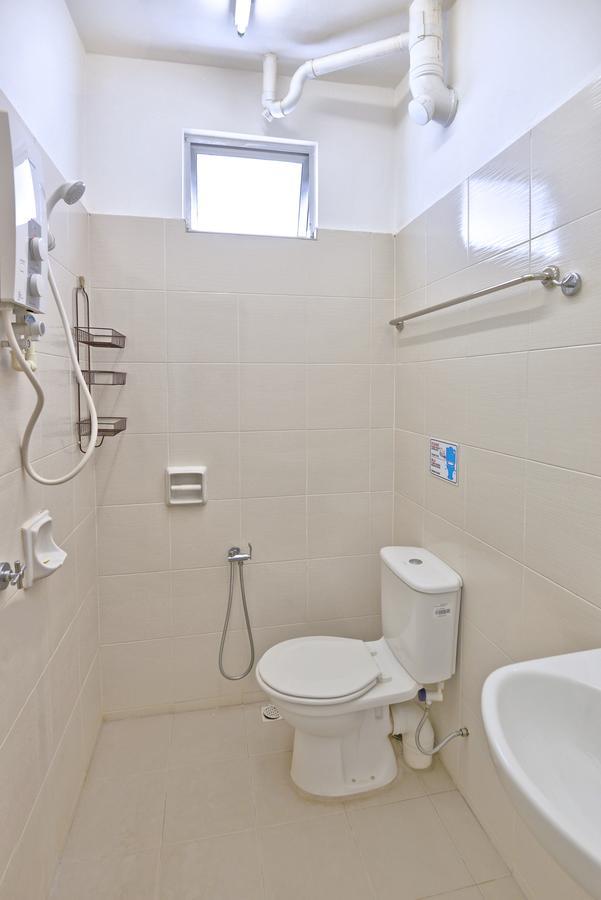 Hits Homestay 바얀레파스 외부 사진
