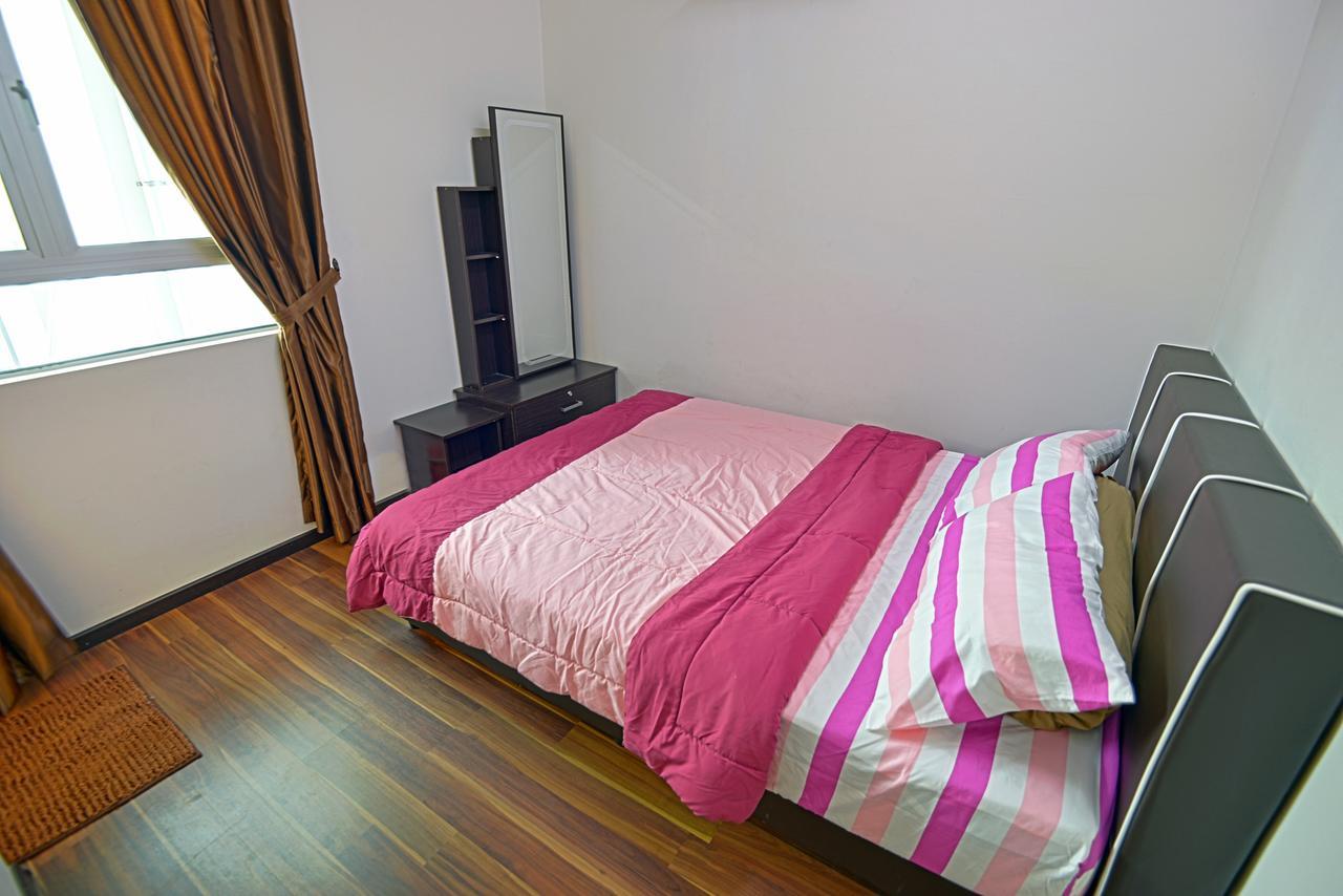Hits Homestay 바얀레파스 외부 사진